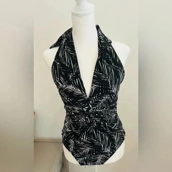 Michael Kors MICHAEL black & white haulter swimsuit ☀️ - Picture 2 of 12